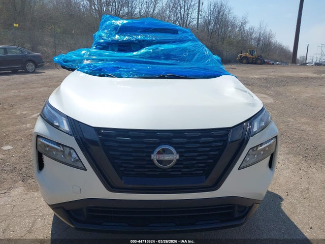 JN8BT3BB0PW213722 Nissan Rogue Sv Intelligent Awd