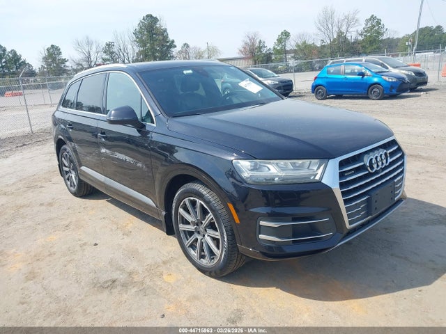 2017 AUDI Q7 WA1LAAF70HD057138