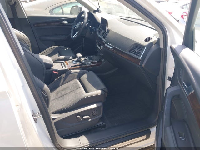 2017 AUDI Q7 WA1LAAF70HD057138 Photo 4