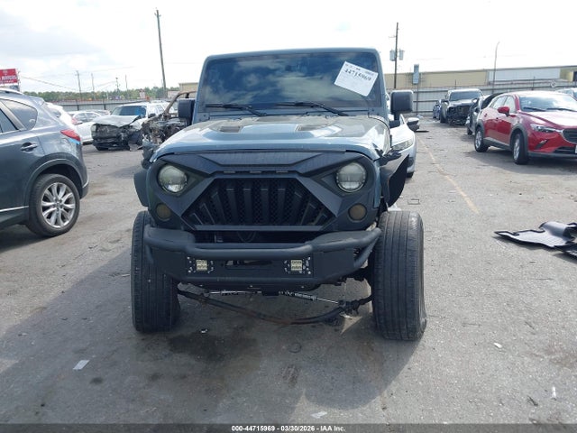 44715969 :رقم المزاد ، 1C4BJWDG2FL734811 vin ، 2015 Jeep Wrangler Unlimited Sport مزاد بيع