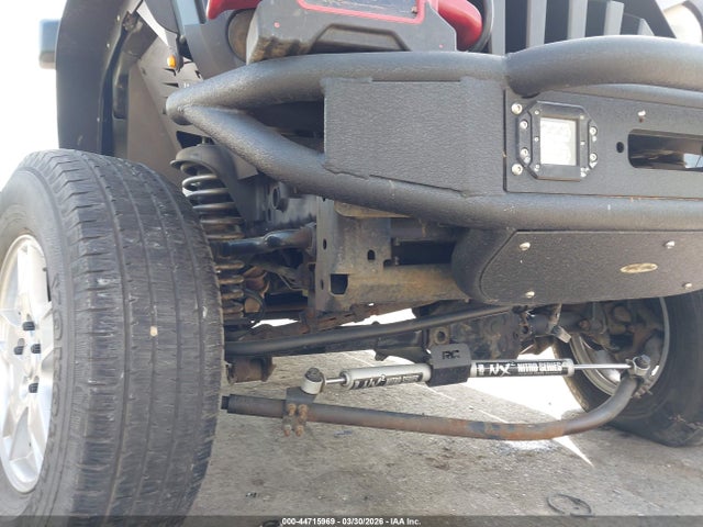 44715969 :رقم المزاد ، 1C4BJWDG2FL734811 vin ، 2015 Jeep Wrangler Unlimited Sport مزاد بيع