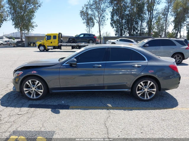 2016 Mercedes-benz C 300 4matic მანქანა იყიდება აუქციონზე, vin: 55SWF4KB9GU138404, აუქციონის ნომერი: 44716016