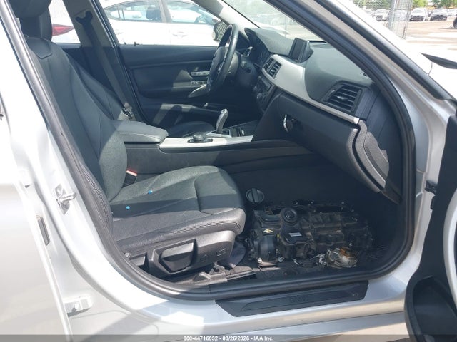 2013 BMW 320I WBA3C3C56DF981495 Photo 4