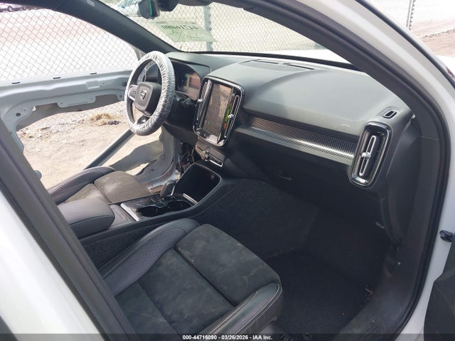 YV4ED3UR1M2522342 Volvo Xc40 Recharge Pure Electric P8