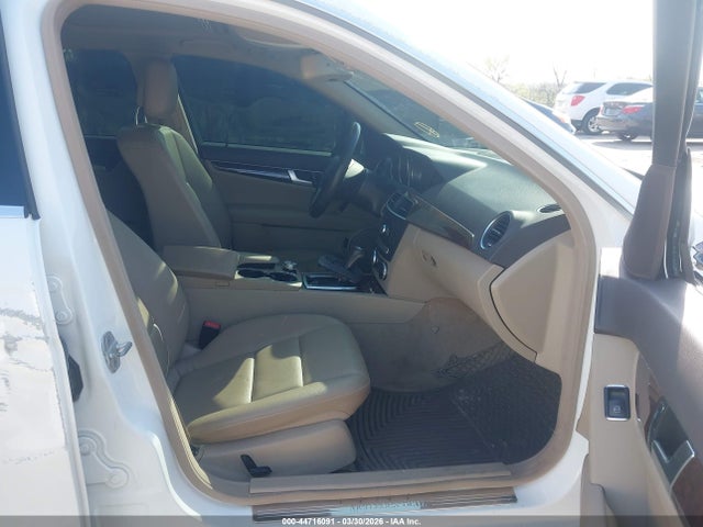 Aukcja sprzedaży 2013 Mercedes-benz C 300 Sport 4matic, vin: WDDGF8AB6DR296631, numer aukcji: 44716091