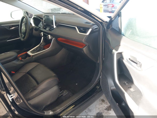2T3J1RFV6KC046117 Toyota Rav4 Adventure