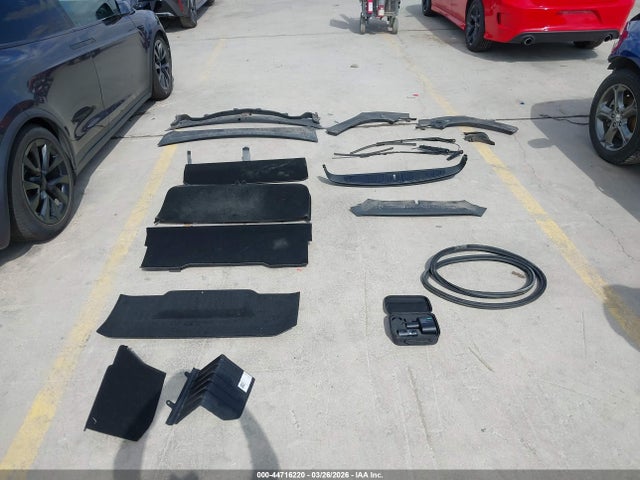 44716220 :رقم المزاد ، 7SAXCBE56NF334745 vin ، 2022 Tesla Model X Dual Motor All-wheel Drive مزاد بيع