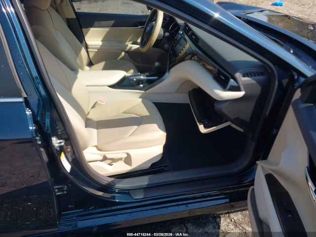 2019 Toyota Camry Le მანქანა იყიდება აუქციონზე, vin: 4T1B11HK2KU703737, აუქციონის ნომერი: 44716244