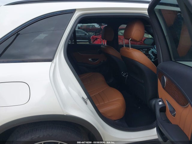 44716259 :رقم المزاد ، W1N0G8DB6NV364593 vin ، 2022 Mercedes-benz Glc 300 Suv مزاد بيع