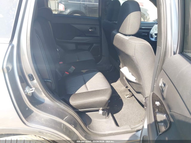 44716284 :رقم المزاد ، JA4AD3A38JZ049344 vin ، 2018 Mitsubishi Outlander Le مزاد بيع