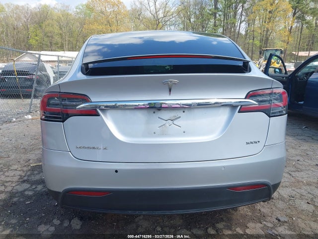 2018 Tesla Model X 100d/75d/p100d მანქანა იყიდება აუქციონზე, vin: 5YJXCBE21JF123983, აუქციონის ნომერი: 44716295