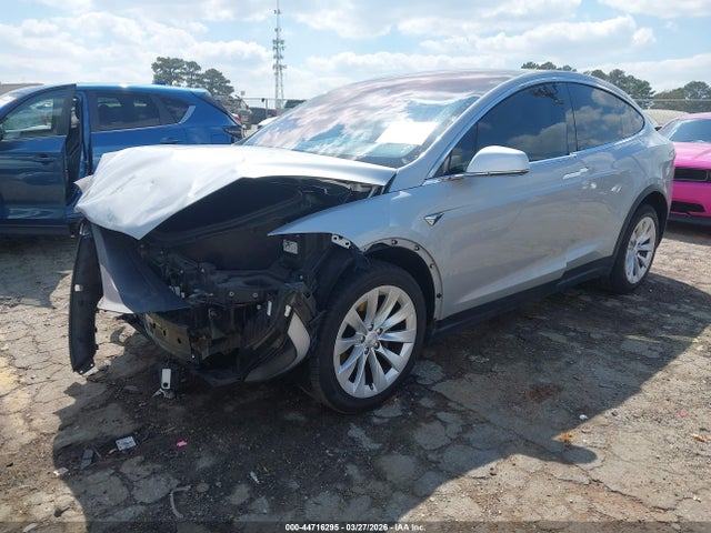 2018 Tesla Model X 100d/75d/p100d მანქანა იყიდება აუქციონზე, vin: 5YJXCBE21JF123983, აუქციონის ნომერი: 44716295
