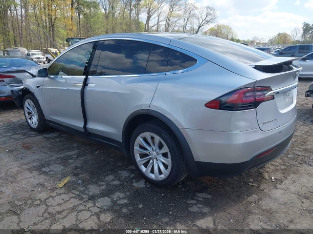 2018 Tesla Model X 100d/75d/p100d მანქანა იყიდება აუქციონზე, vin: 5YJXCBE21JF123983, აუქციონის ნომერი: 44716295