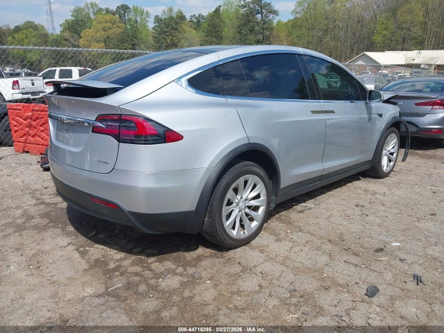 2018 Tesla Model X 100d/75d/p100d მანქანა იყიდება აუქციონზე, vin: 5YJXCBE21JF123983, აუქციონის ნომერი: 44716295