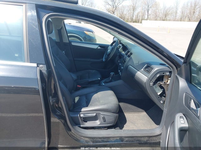 44716301 :رقم المزاد ، 3VWDX7AJ4DM443359 vin ، 2013 Volkswagen Jetta 2.5l Se مزاد بيع