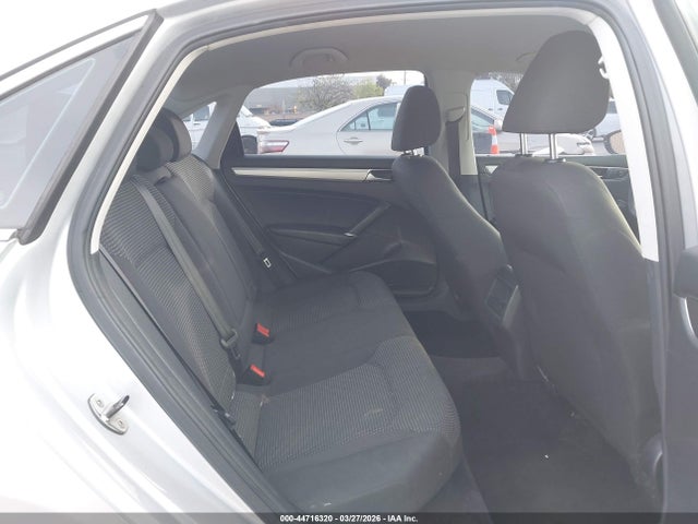 Продажа на аукционе авто 2016 Volkswagen Passat 1.8t S, vin: 1VWAT7A30GC054112, номер лота: 44716320