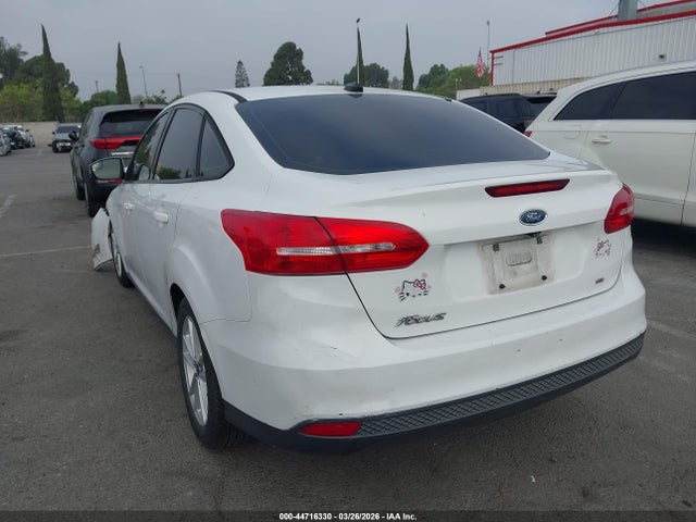 Ford FOCUS SE 2015 1FADP3F21FL248827 Image 3