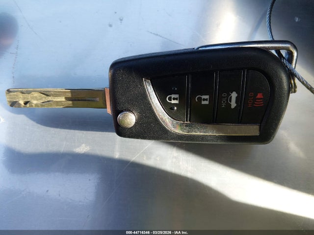 5YFEPMAE2NP279726 Toyota COROLLA LE