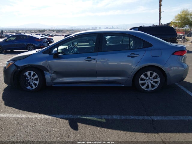 5YFEPMAE2NP279726 Toyota COROLLA LE