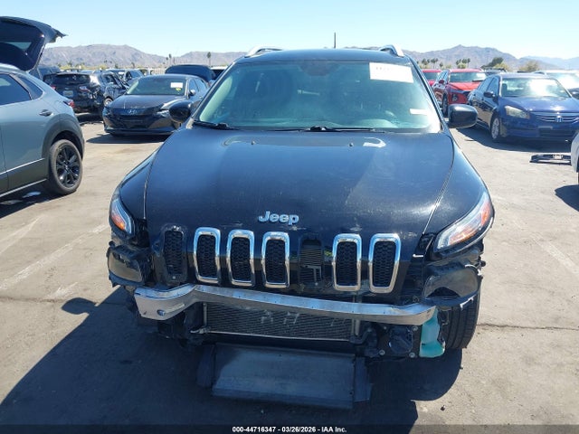 1C4PJLLX1JD568726 Jeep Cherokee Latitude Plus Fwd