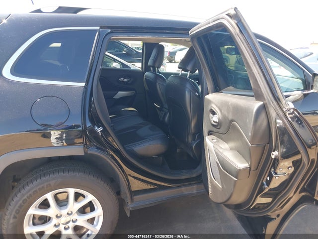 1C4PJLLX1JD568726 Jeep Cherokee Latitude Plus Fwd