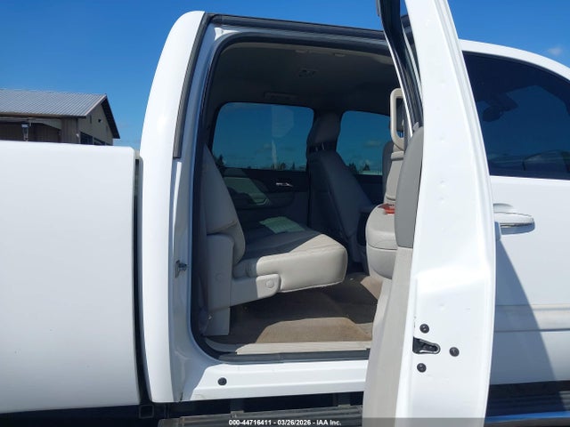 1GC1KYE80EF145328 Chevrolet Silverado 2500hd Ltz