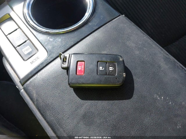 2017 Toyota Prius V Three მანქანა იყიდება აუქციონზე, vin: JTDZN3EU9HJ066137, აუქციონის ნომერი: 44716484