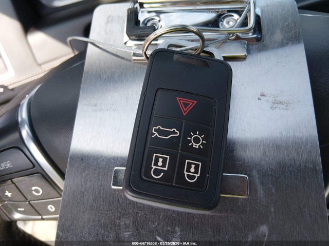 2016 VOLVO XC60 YV440MDKXG2822482 Photo 10