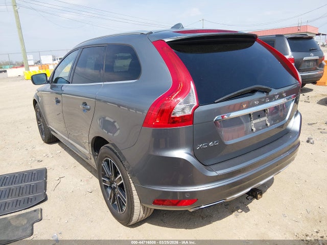 2016 VOLVO XC60 YV440MDKXG2822482 Photo 2