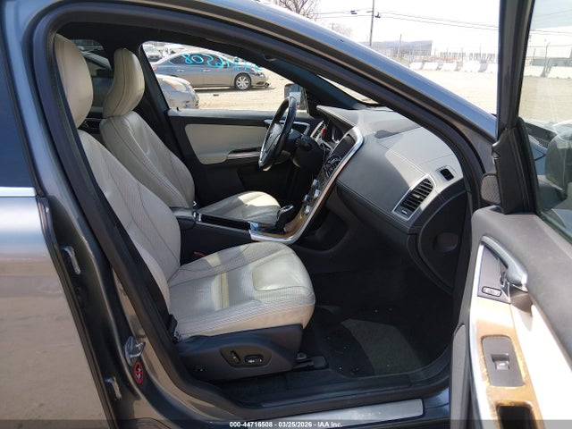 2016 VOLVO XC60 YV440MDKXG2822482 Photo 4