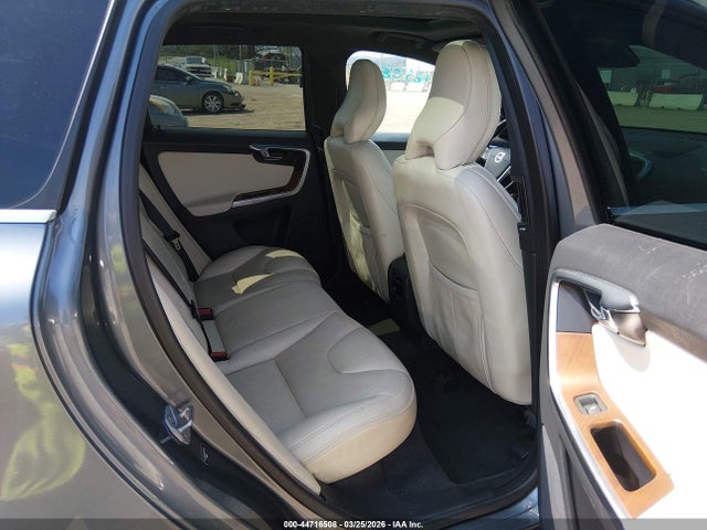 2016 VOLVO XC60 YV440MDKXG2822482 Photo 7