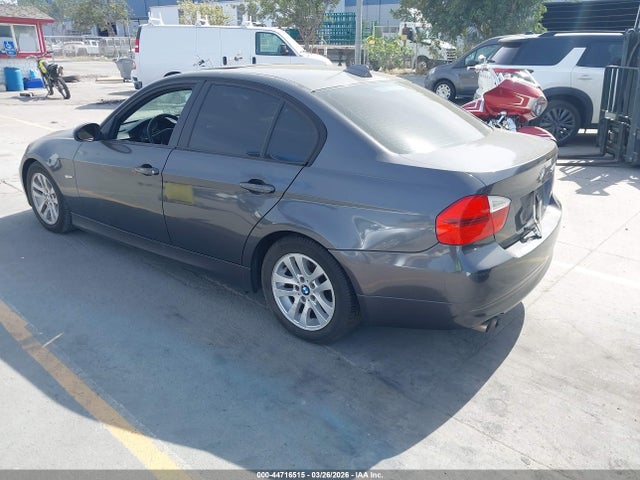 2006 Bmw 325i მანქანა იყიდება აუქციონზე, vin: WBAVB13596KR63602, აუქციონის ნომერი: 44716515