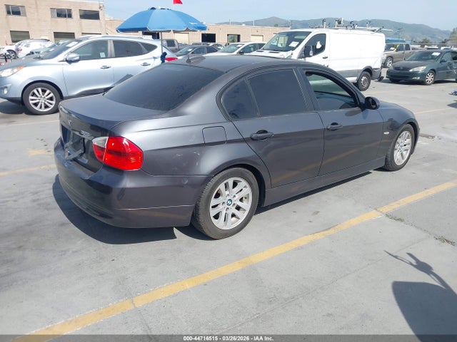 2006 Bmw 325i მანქანა იყიდება აუქციონზე, vin: WBAVB13596KR63602, აუქციონის ნომერი: 44716515