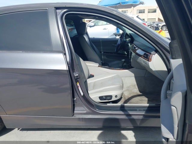 2006 Bmw 325i მანქანა იყიდება აუქციონზე, vin: WBAVB13596KR63602, აუქციონის ნომერი: 44716515