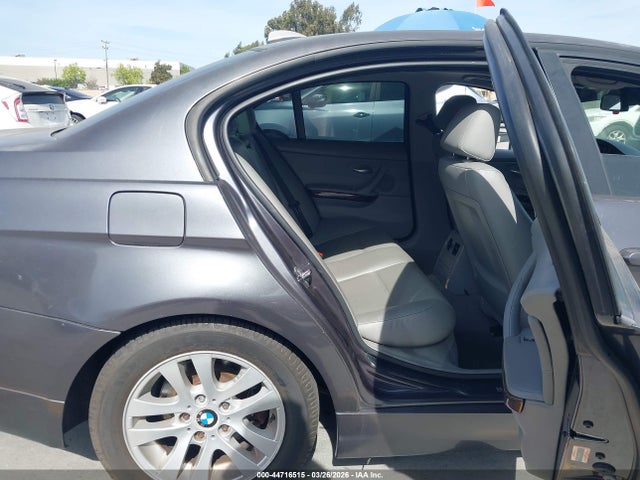 2006 Bmw 325i მანქანა იყიდება აუქციონზე, vin: WBAVB13596KR63602, აუქციონის ნომერი: 44716515