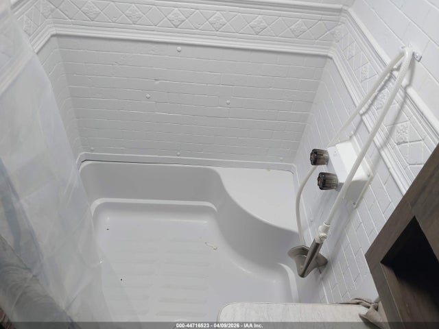 Продажа на аукционе авто 2021 Forrest River, vin: 5ZT2AVTB7MB931376, номер лота: 44716523