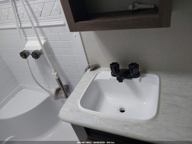 Продажа на аукционе авто 2021 Forrest River, vin: 5ZT2AVTB7MB931376, номер лота: 44716523