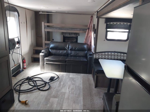 Продажа на аукционе авто 2021 Forrest River, vin: 5ZT2AVTB7MB931376, номер лота: 44716523