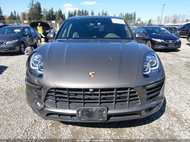 Porsche Macan 2018 WP1AA2A59JLB23219 Image 12