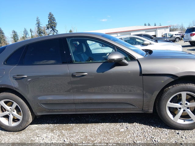 Porsche Macan 2018 WP1AA2A59JLB23219 Image 13