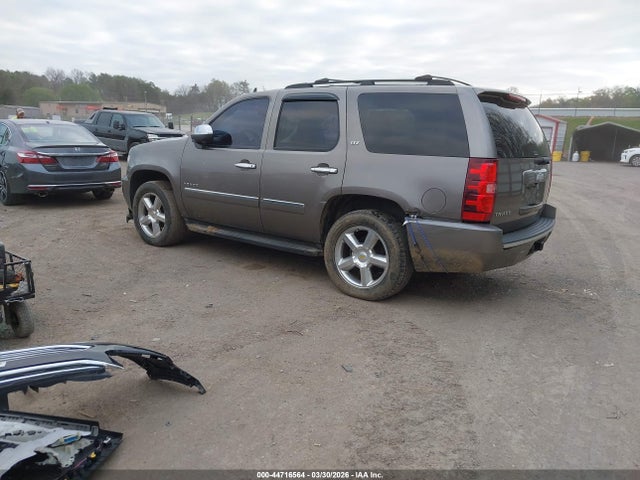 2011 CHEVROLET TAHOE 1GNSKCE02BR201806 Photo 2