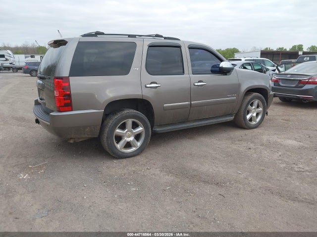 2011 CHEVROLET TAHOE 1GNSKCE02BR201806 Photo 3