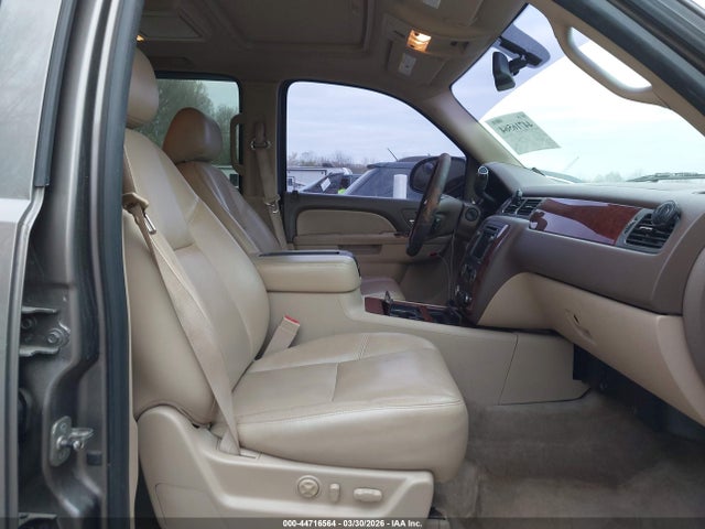 2011 CHEVROLET TAHOE 1GNSKCE02BR201806 Photo 4