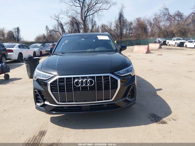 2023 Audi Q3 Premium 45 Tfsi S Line Quattro Tiptronic მანქანა იყიდება აუქციონზე, vin: WA1DECF35P1142025, აუქციონის ნომერი: 44716601