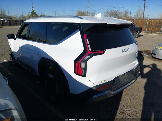 2025 Kia Ev9 Wind მანქანა იყიდება აუქციონზე, vin: 5XYAFFS51SG001718, აუქციონის ნომერი: 44716624