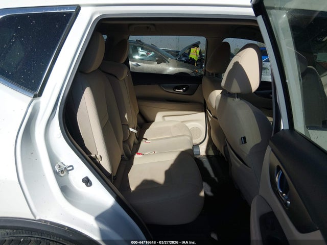 44716648 :رقم المزاد ، KNMAT2MV9GP654137 vin ، 2016 Nissan Rogue Sv مزاد بيع