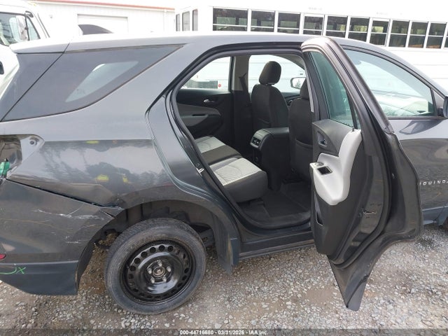 Chevrolet EQUINOX LS 2018 2GNAXREV7J6286969 Image 8