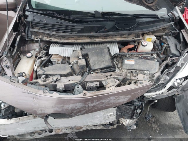 JTDZN3EU3HJ073343 Toyota Prius V Five