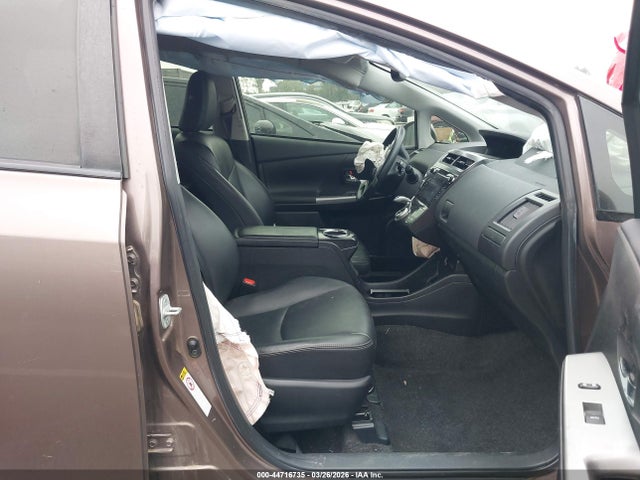 JTDZN3EU3HJ073343 Toyota Prius V Five