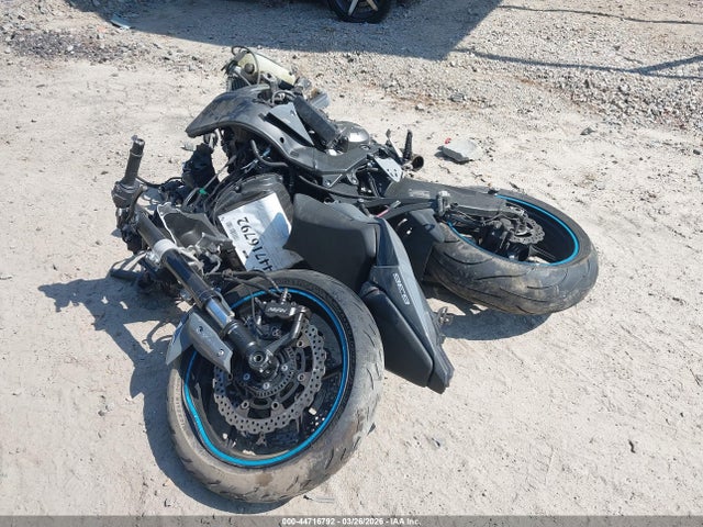 2019 KAWASAKI ZX636 JKBZXJG12KA000575 Photo 2